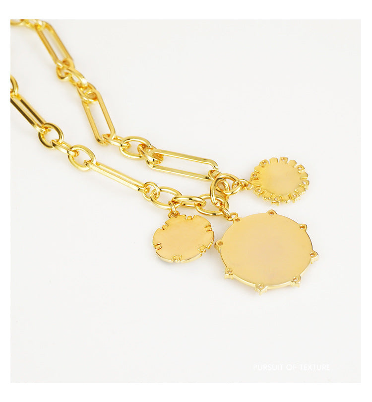 Collar Helia — Plata de ley bañada en oro 18k. Acabado pulido.