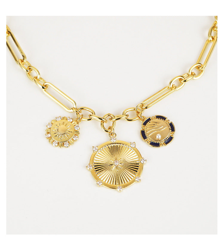 Collar Helia — Plata de ley bañada en oro 18k. Acabado pulido.