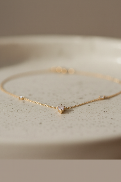 Gargantilla Lágrimas — Plata de ley bañada en oro 18k. Acabado pulido.