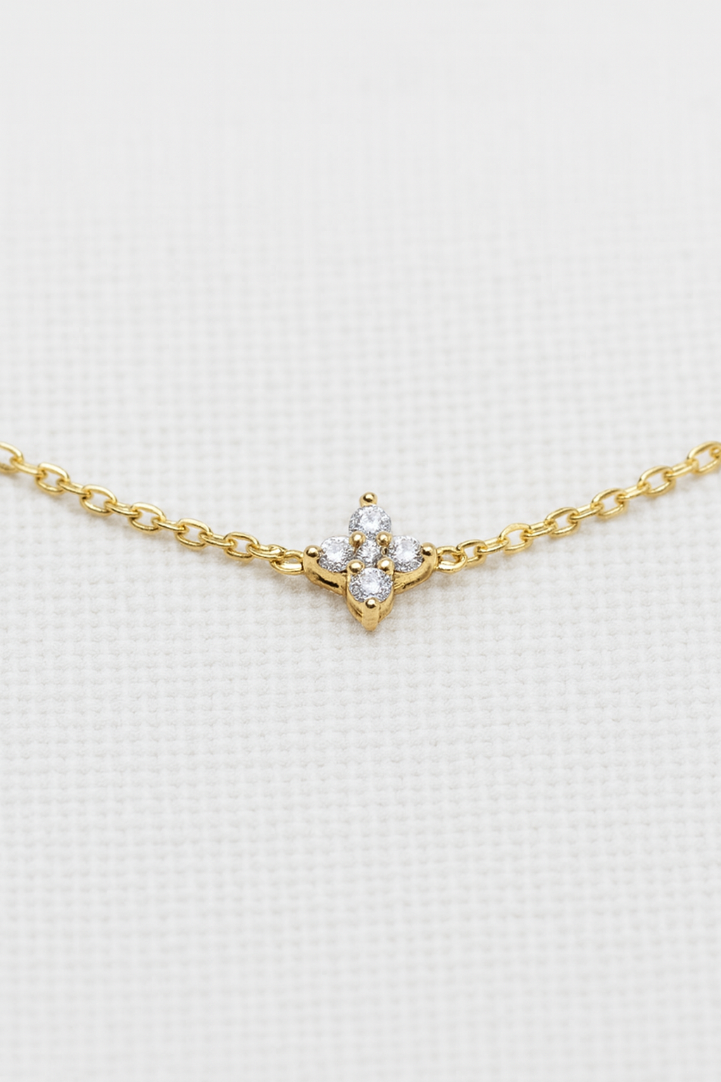 Gargantilla constelación — Plata de ley bañada en oro 18k. Acabado pulido.