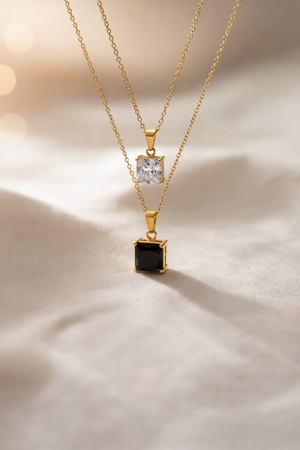 Collar Prisma con Circonita y Baño de Oro 18K — Collar Dorado Mujer