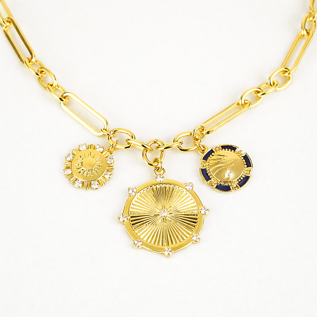 Collar Helia — Plata de ley bañada en oro 18k. Acabado pulido.